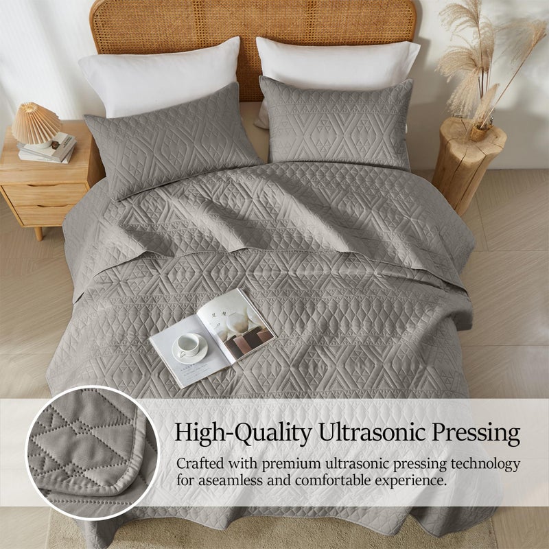 akkialla King/Cal King Size Quilt Bedding Set Dark Grey Lightweight Microfiber Soft Bedspread Modern Style Geometric Pattern Coverlet Set for All Seasons 3 Piece(1 Quilt 2 Pillow Shams) - Image 4